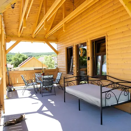 Geszthouse-tulipános Apartman *